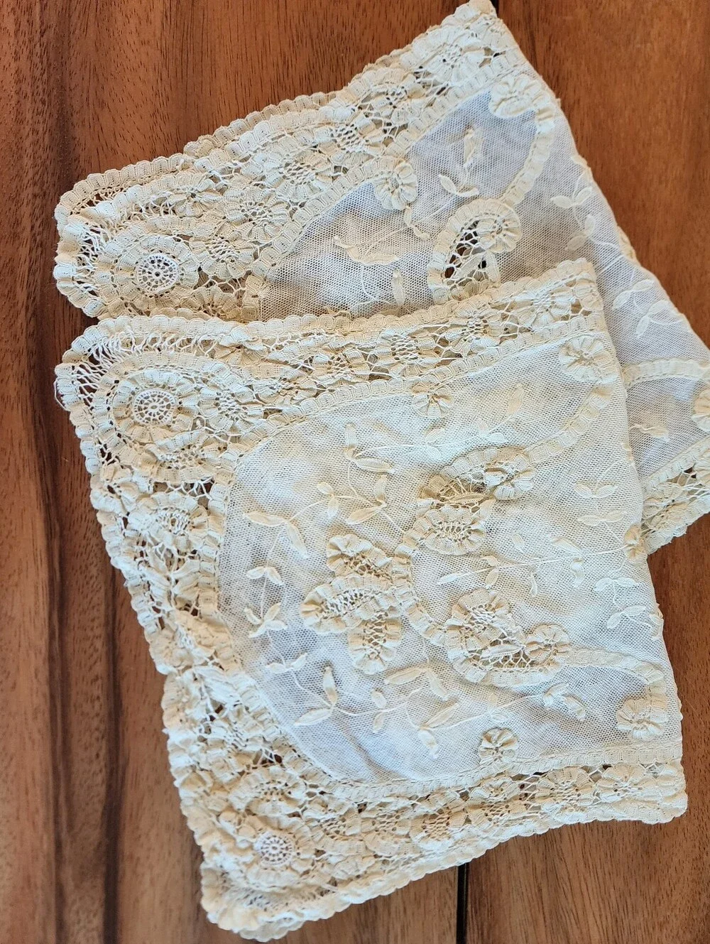 Bundle Of 20 Vintage Crochet, Lace, Linen Napkins, Runners, Hankies, Doilies